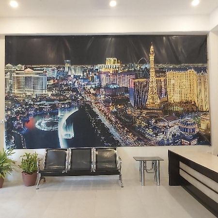 Nest Suites Quezon City Buitenkant foto