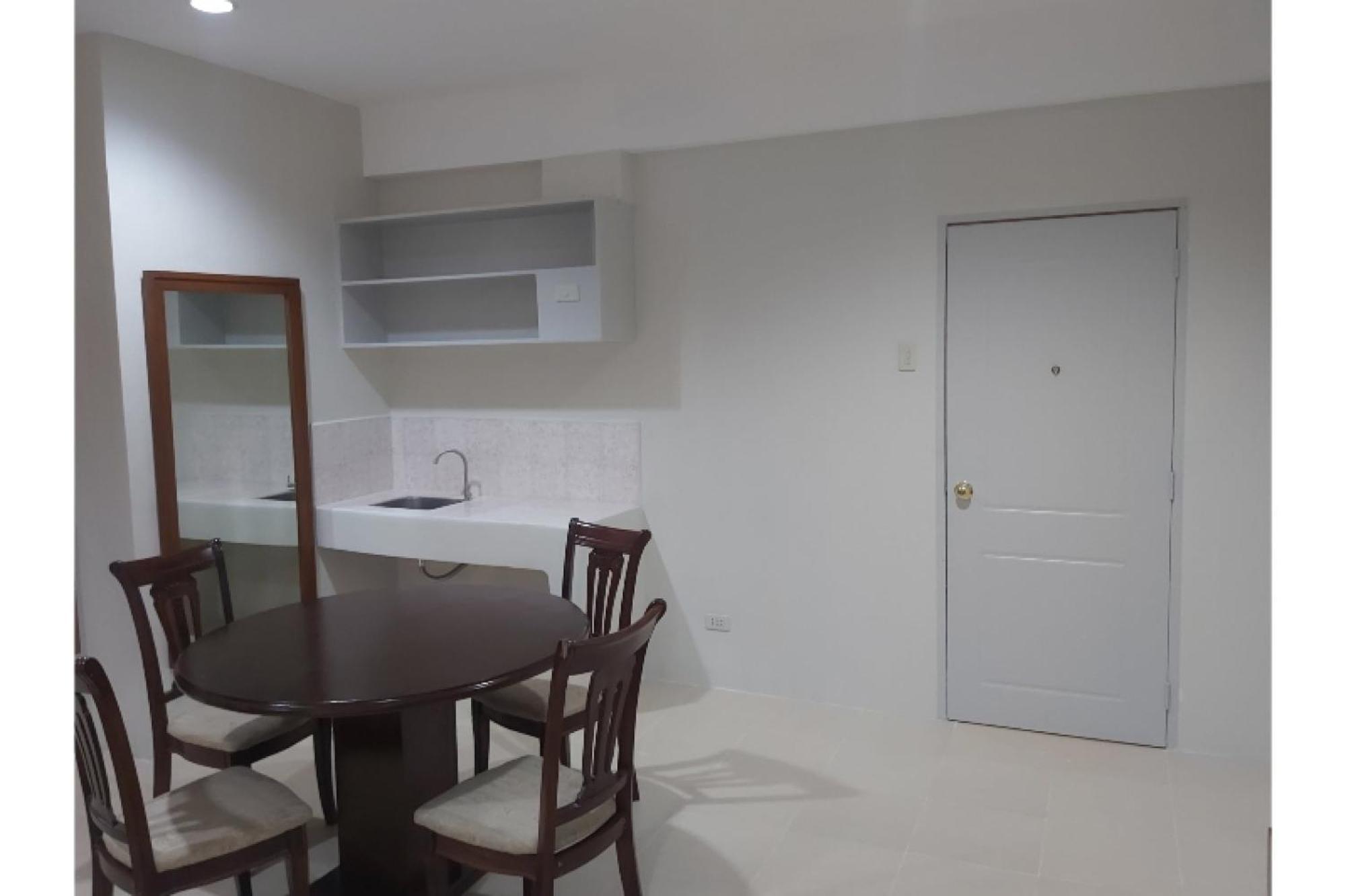 Nest Suites Quezon City Buitenkant foto