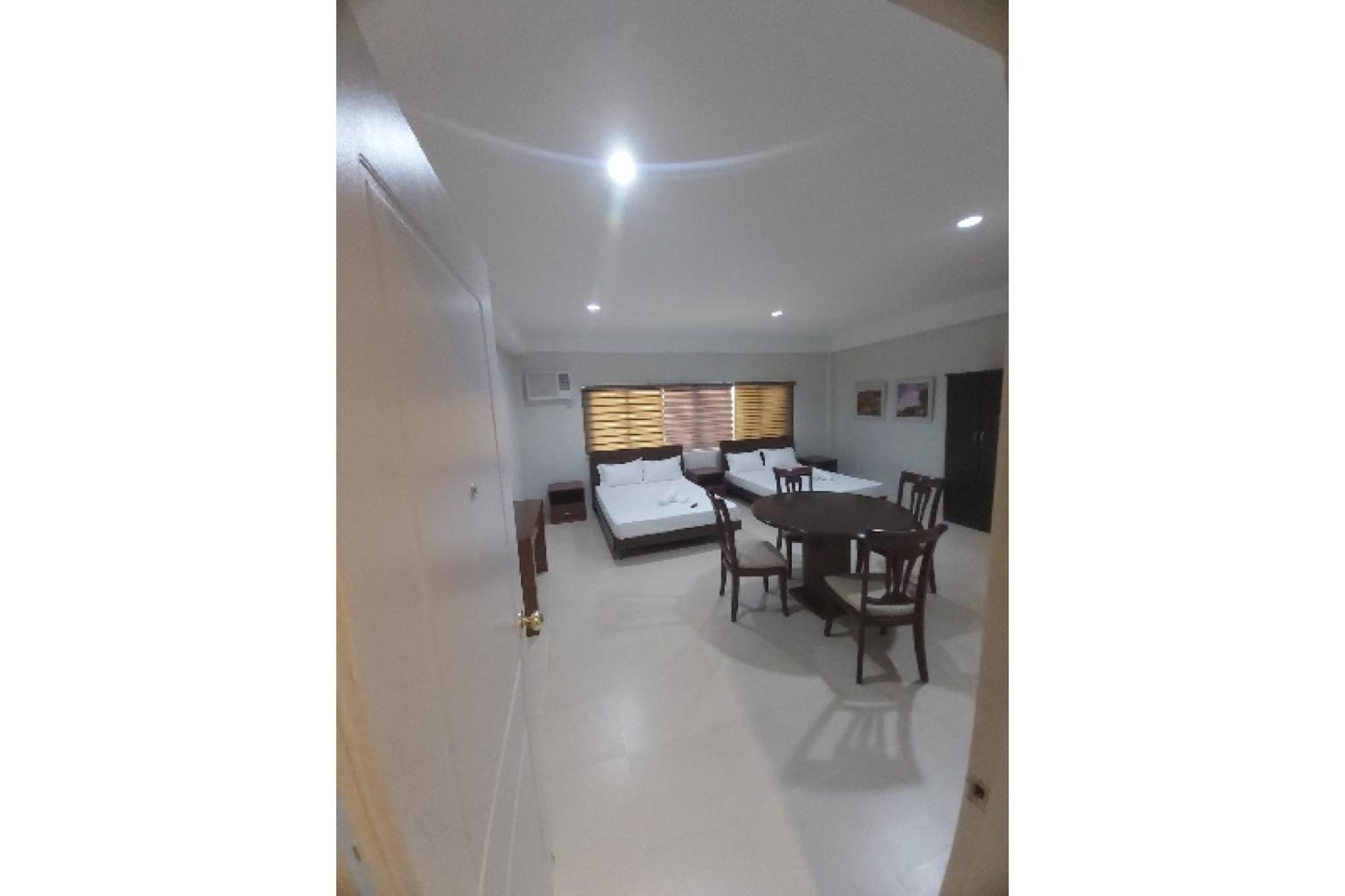 Nest Suites Quezon City Buitenkant foto