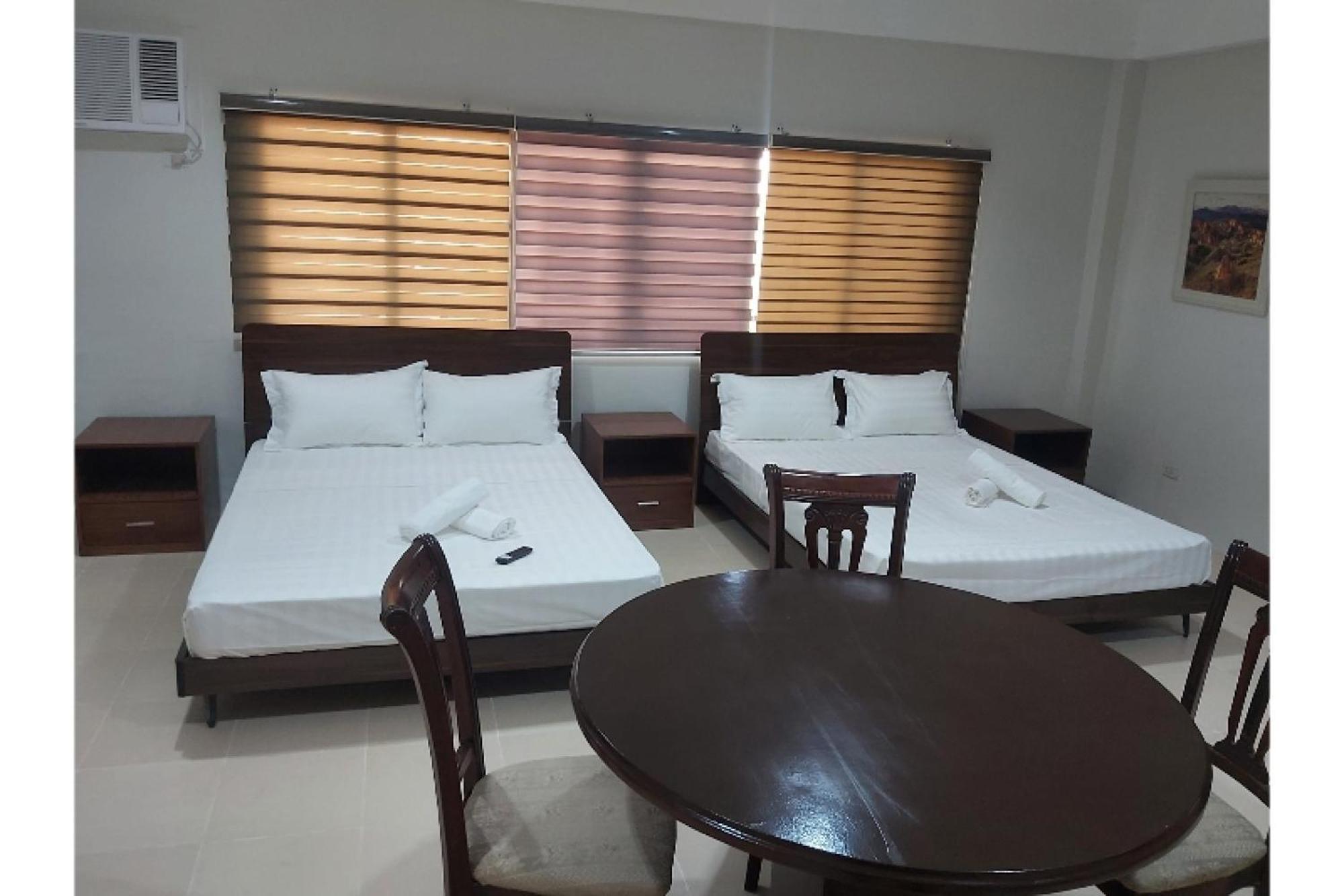 Nest Suites Quezon City Buitenkant foto