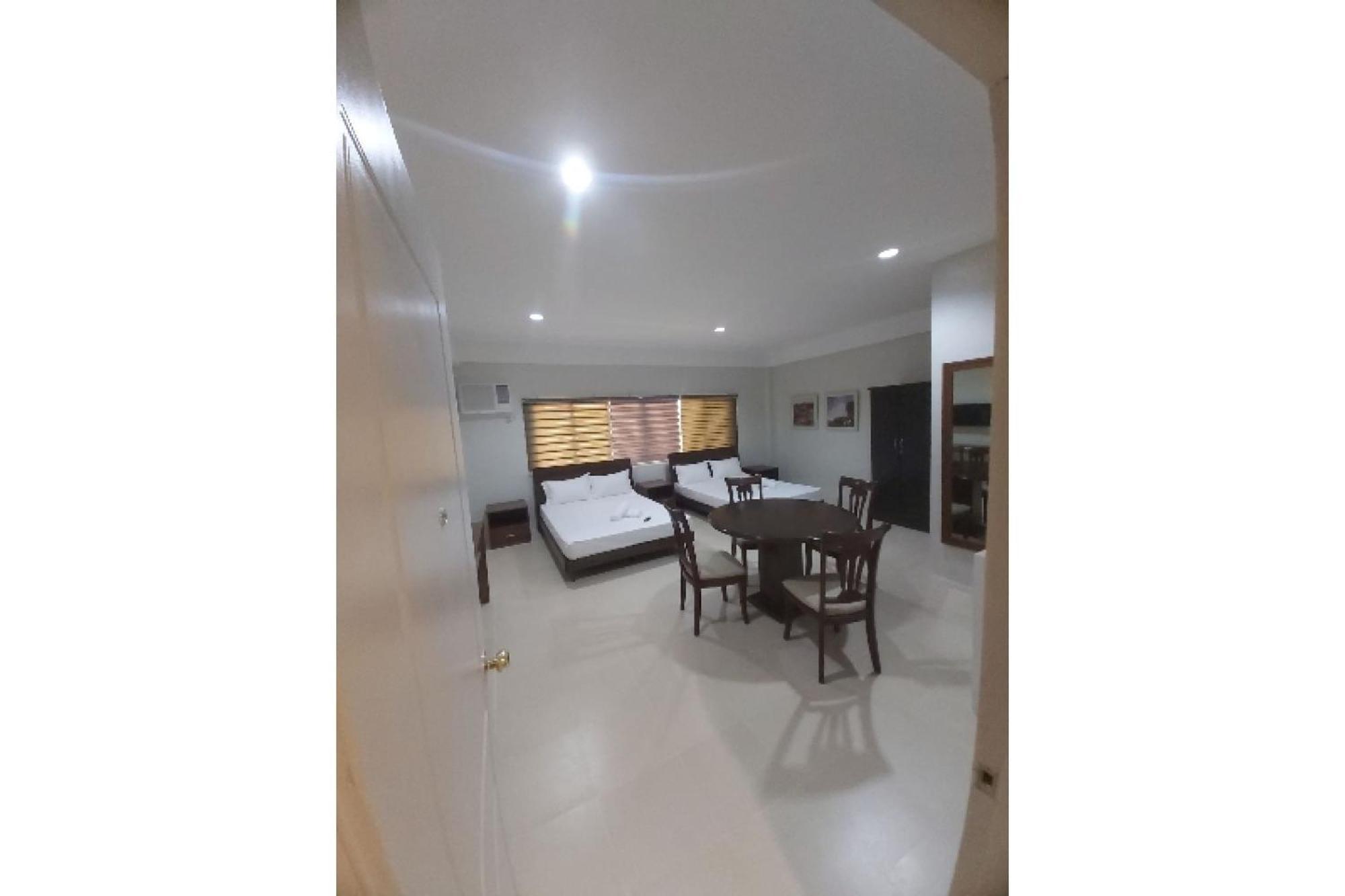 Nest Suites Quezon City Buitenkant foto