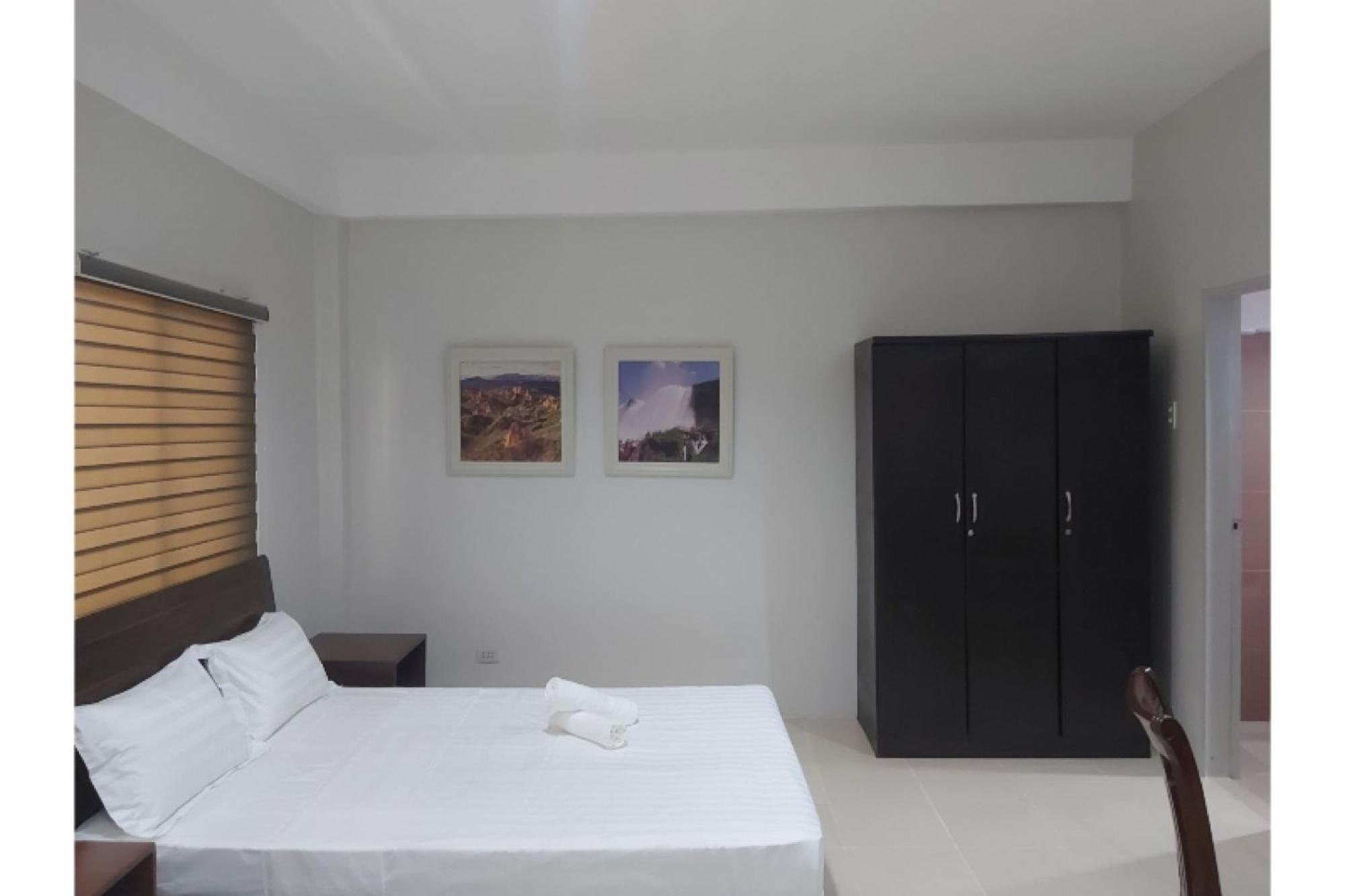 Nest Suites Quezon City Buitenkant foto