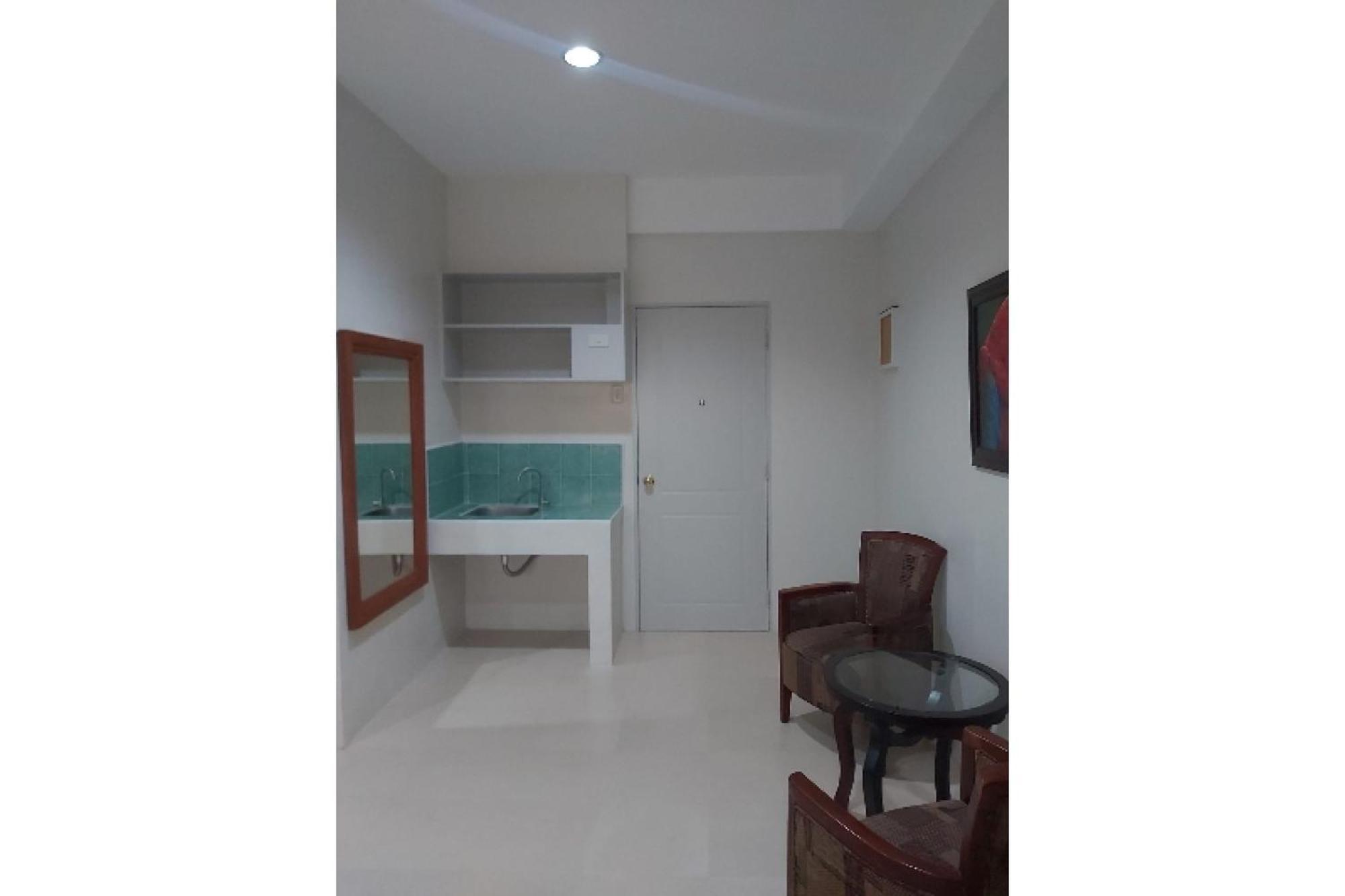 Nest Suites Quezon City Buitenkant foto