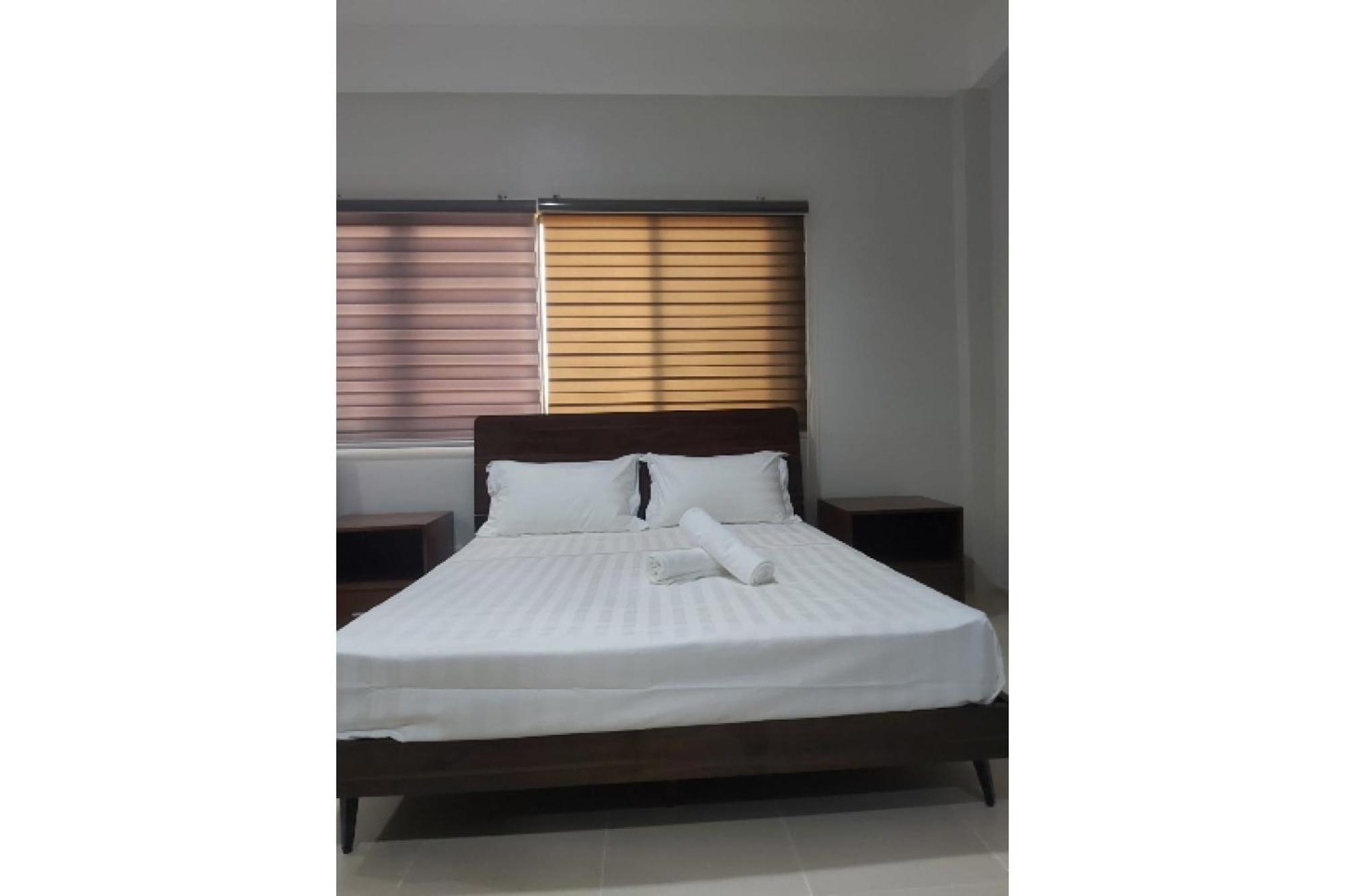 Nest Suites Quezon City Buitenkant foto